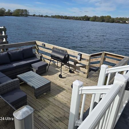 Lakeside Holiday Home With Hot Tub Tattershall Eksteriør billede